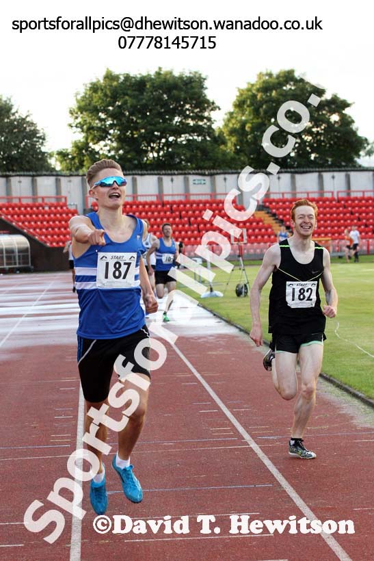 The Stan Long Mile Trophy, Gateshead Stadium. Photo: David T. Hewitson/Sports for All Pics
